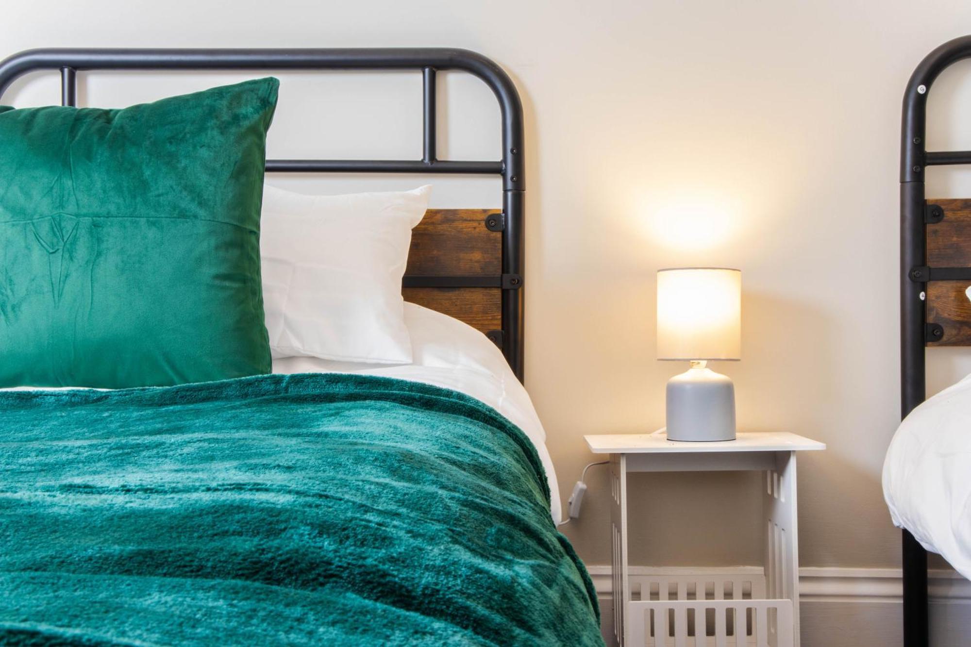 הרוגייט York Place Mews - Central 2 Bed 2 Bath Free Parking מראה חיצוני תמונה
