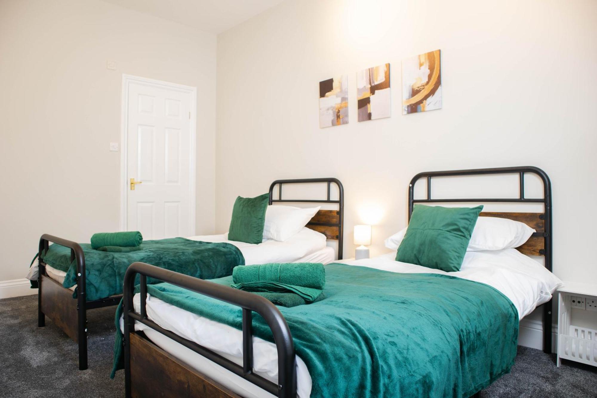 הרוגייט York Place Mews - Central 2 Bed 2 Bath Free Parking מראה חיצוני תמונה