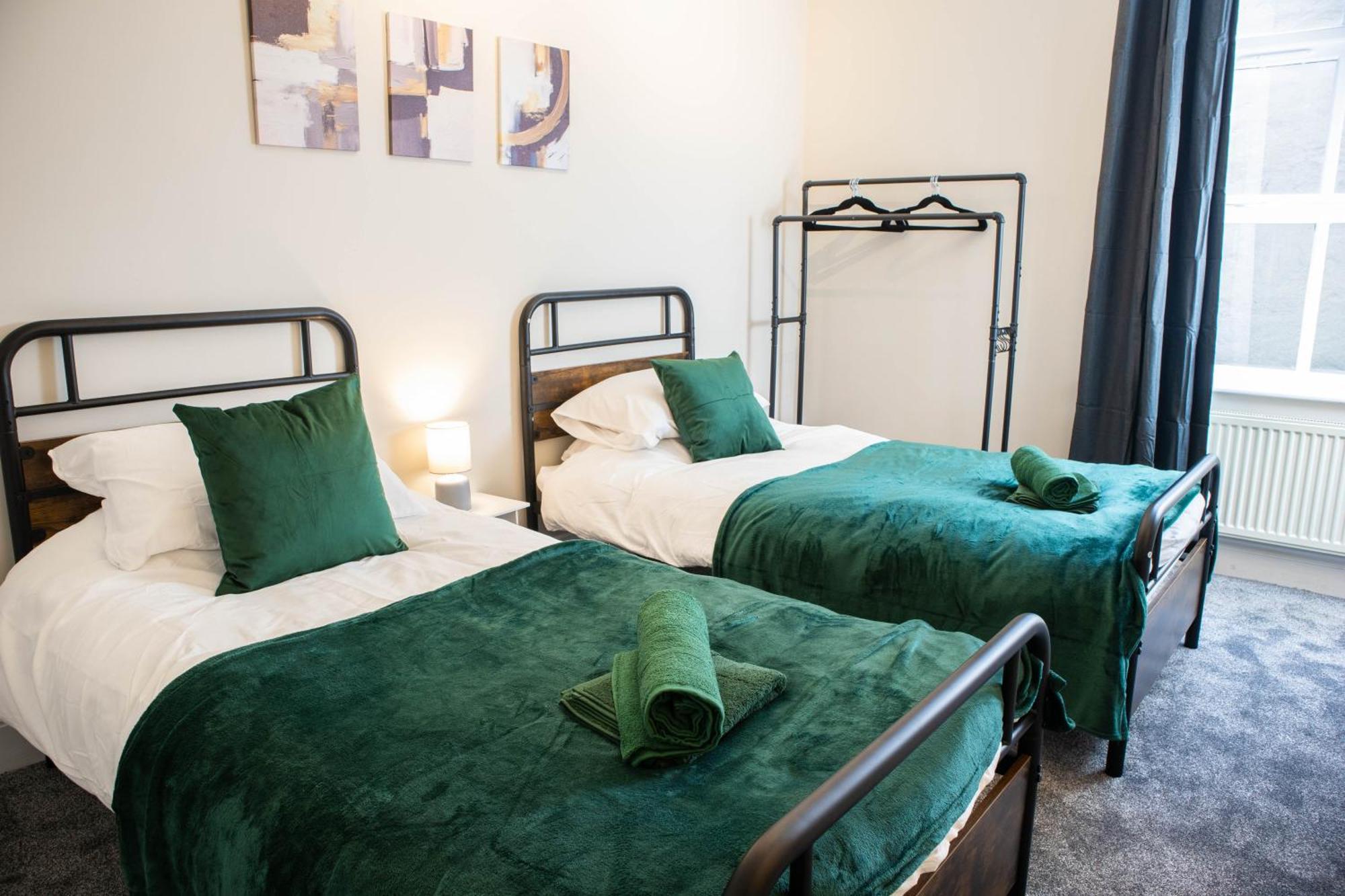 הרוגייט York Place Mews - Central 2 Bed 2 Bath Free Parking מראה חיצוני תמונה